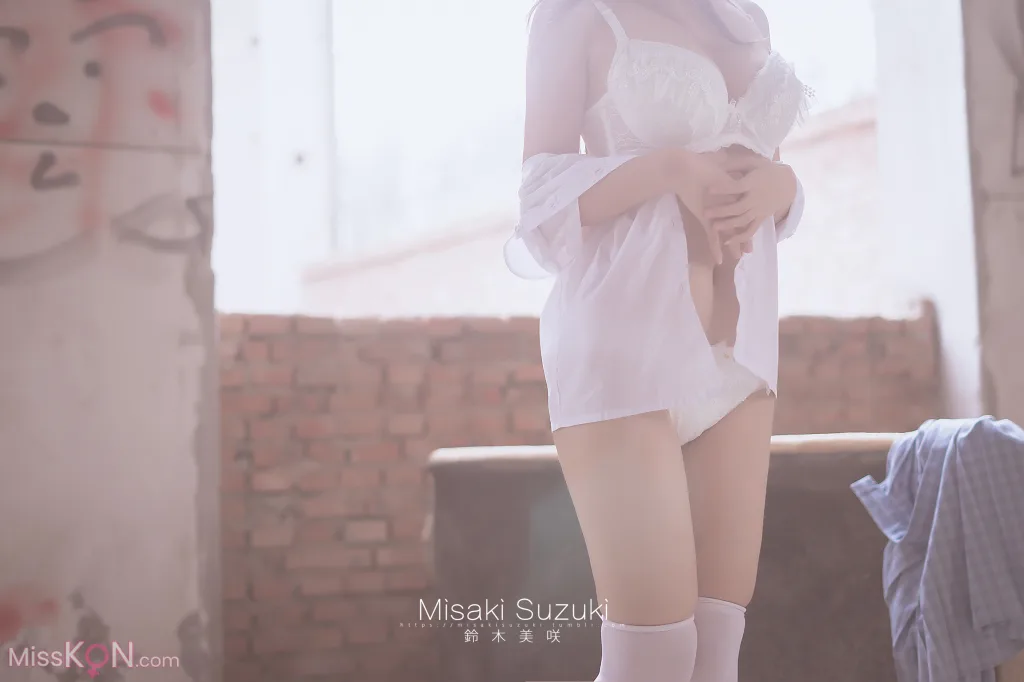 Coser@铃木美咲 (Misaki Suzuki)_ 绝对领域——露出！白丝过膝袜才是最棒的诱惑