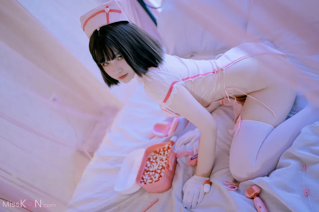 Coser@阿半今天很开心_ 粉护士