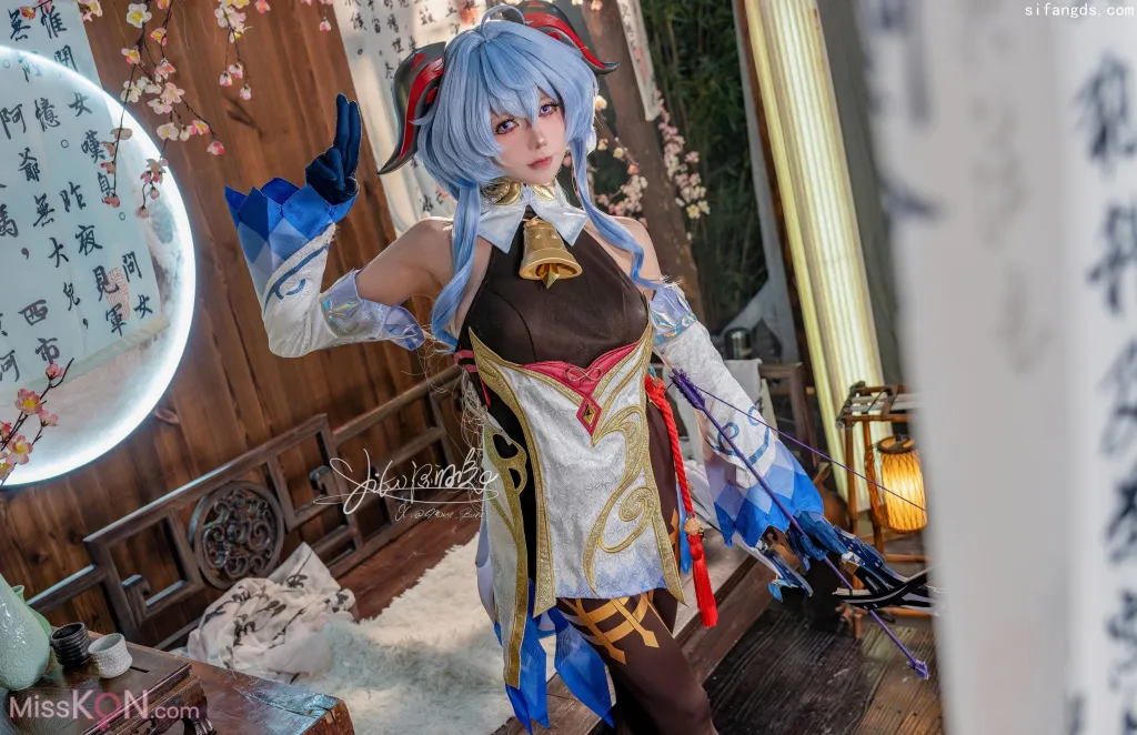 Coser@黏黏团子兔_ 11月作品『循循守月-甘雨』- SY