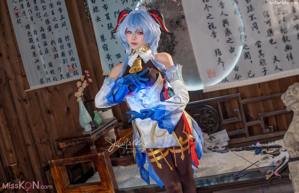 Coser@黏黏团子兔_ 11月作品『循循守月-甘雨』- SY