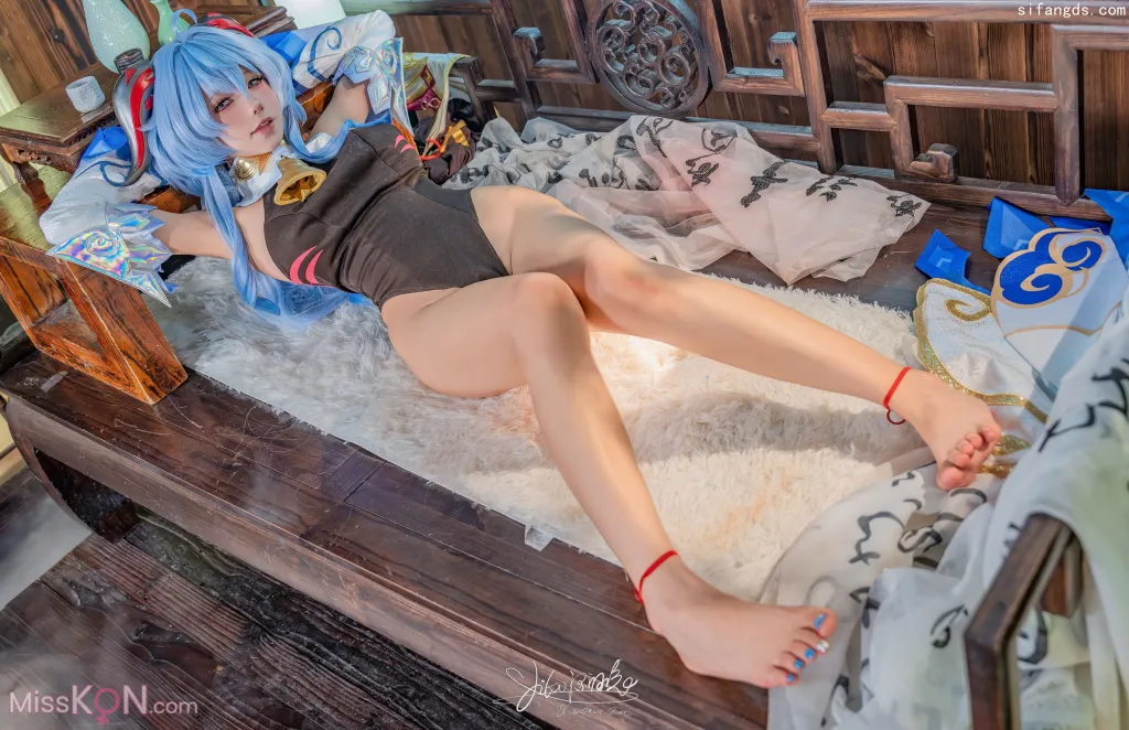 Coser@黏黏团子兔_ 11月作品『循循守月-甘雨』- SY