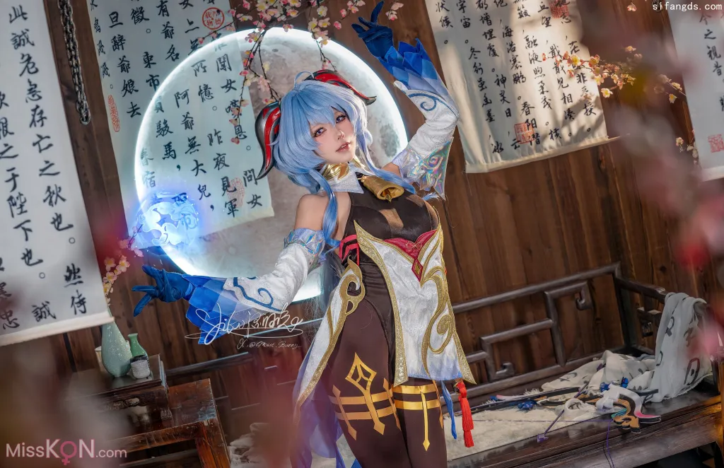 Coser@黏黏团子兔_ 11月作品『循循守月-甘雨』- SY