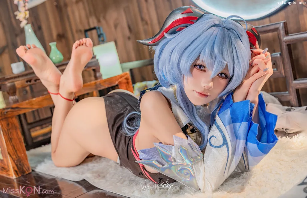 Coser@黏黏团子兔_ 11月作品『循循守月-甘雨』- SY