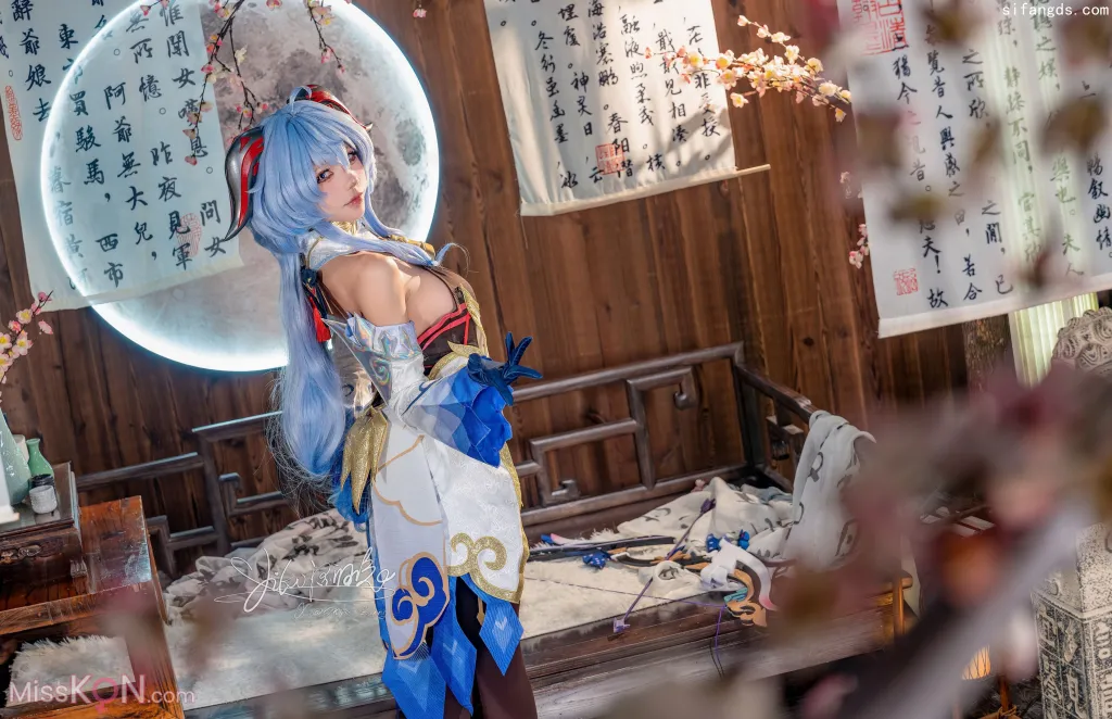 Coser@黏黏团子兔_ 11月作品『循循守月-甘雨』- SY