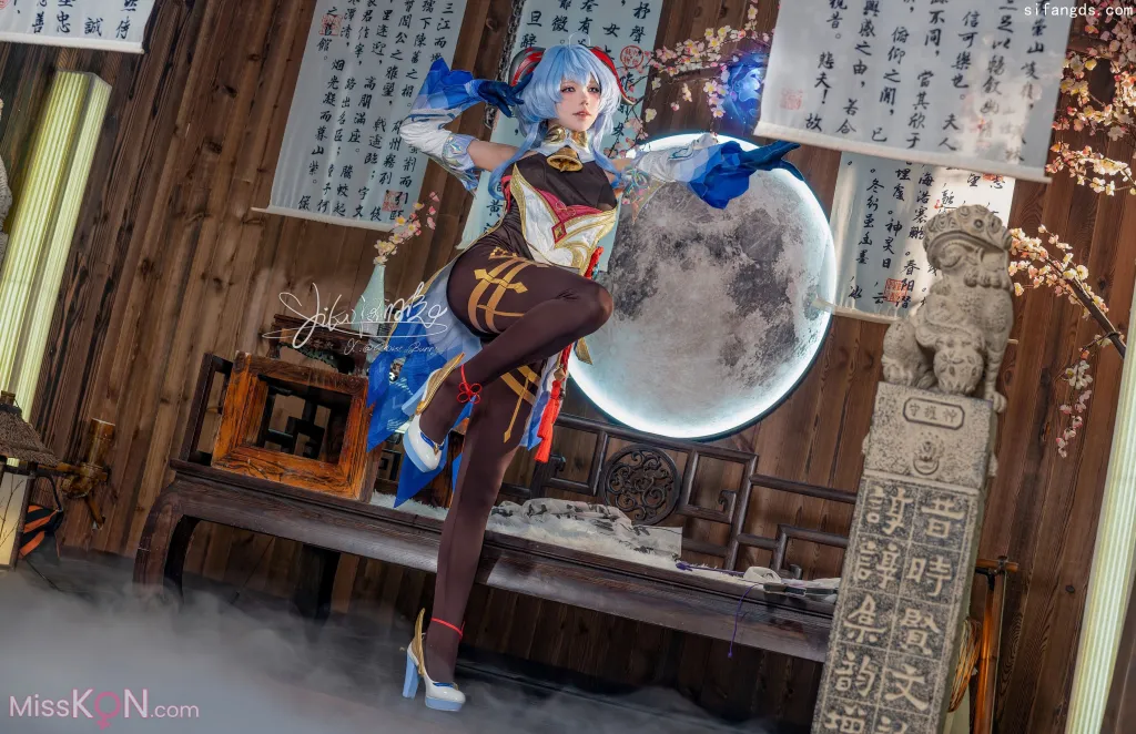 Coser@黏黏团子兔_ 11月作品『循循守月-甘雨』- SY