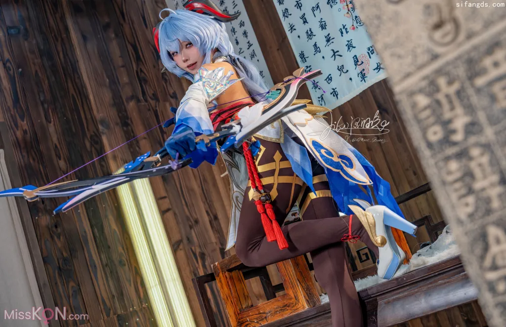 Coser@黏黏团子兔_ 11月作品『循循守月-甘雨』- SY