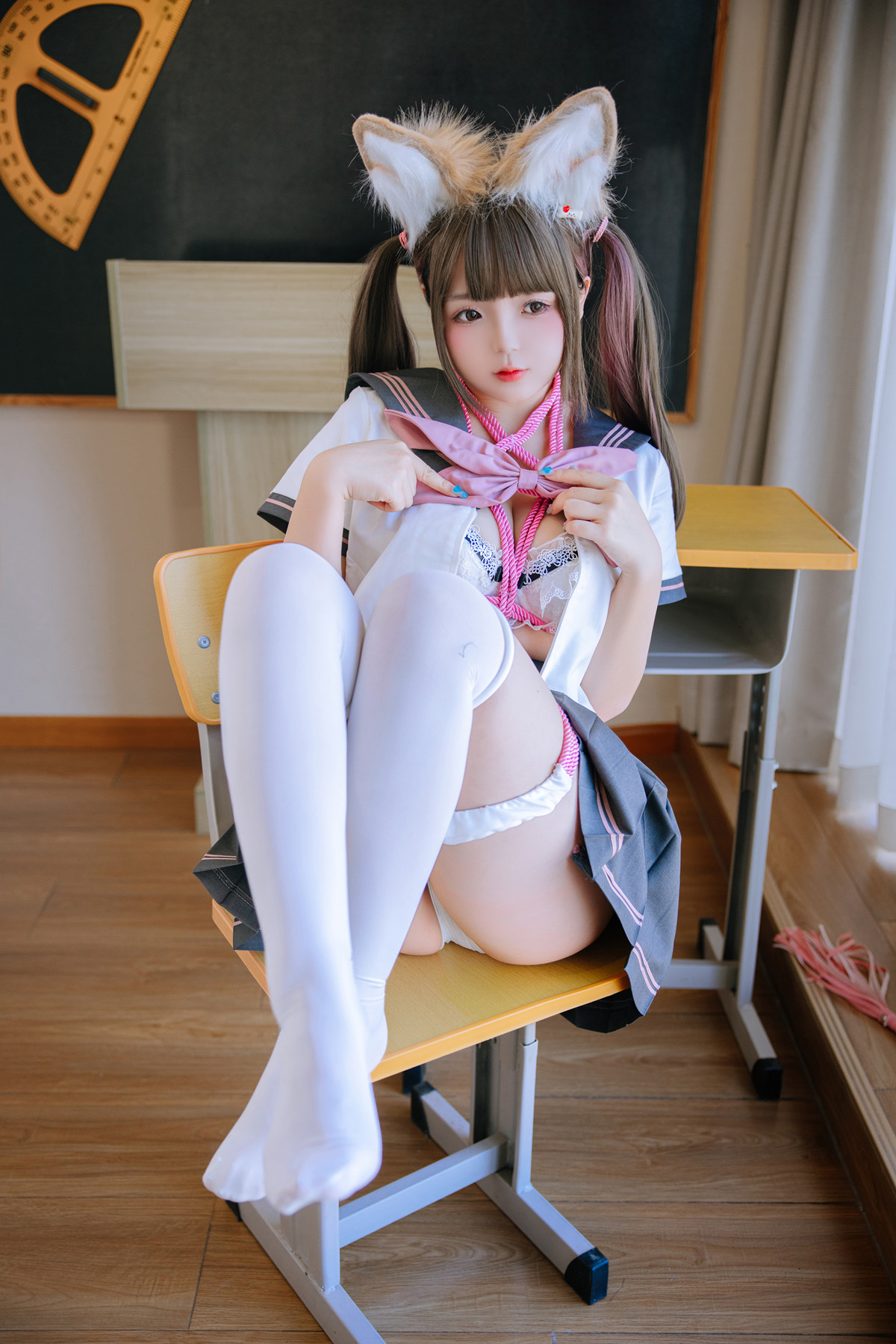 Cosplay Rinaijiao日奈娇 课桌捆绑 Set.01