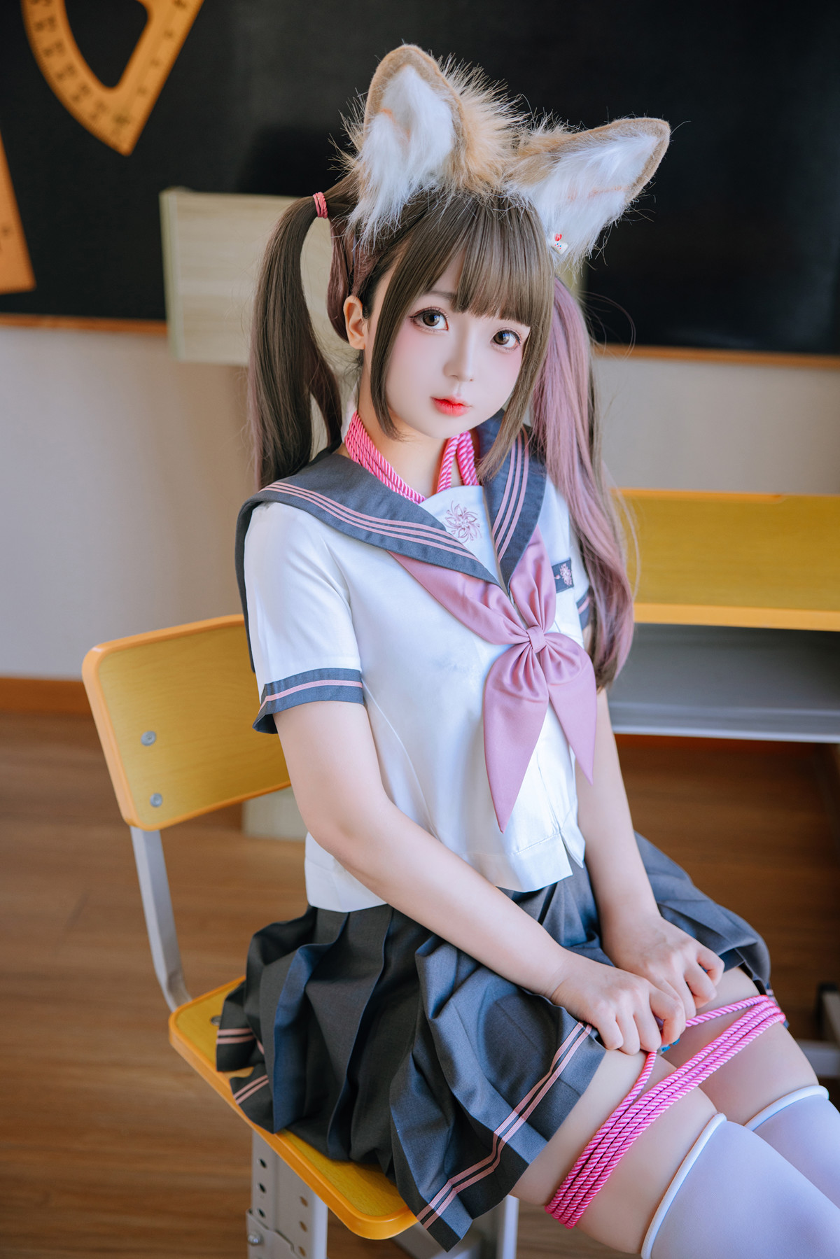 Cosplay Rinaijiao日奈娇 课桌捆绑 Set.01