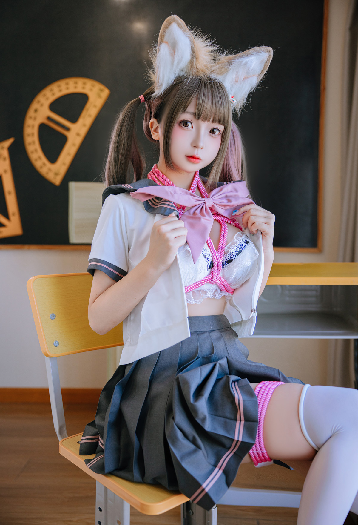 Cosplay Rinaijiao日奈娇 课桌捆绑 Set.01