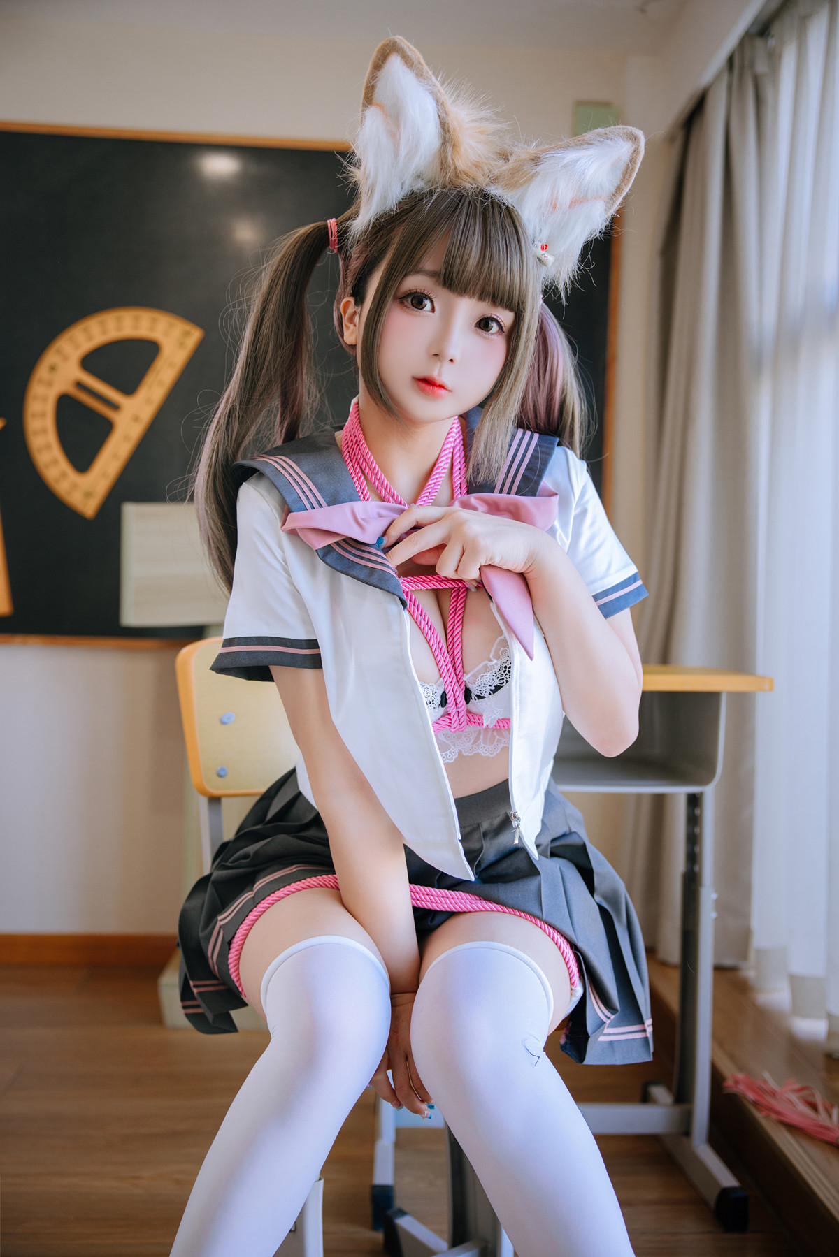 Cosplay Rinaijiao日奈娇 课桌捆绑 Set.01