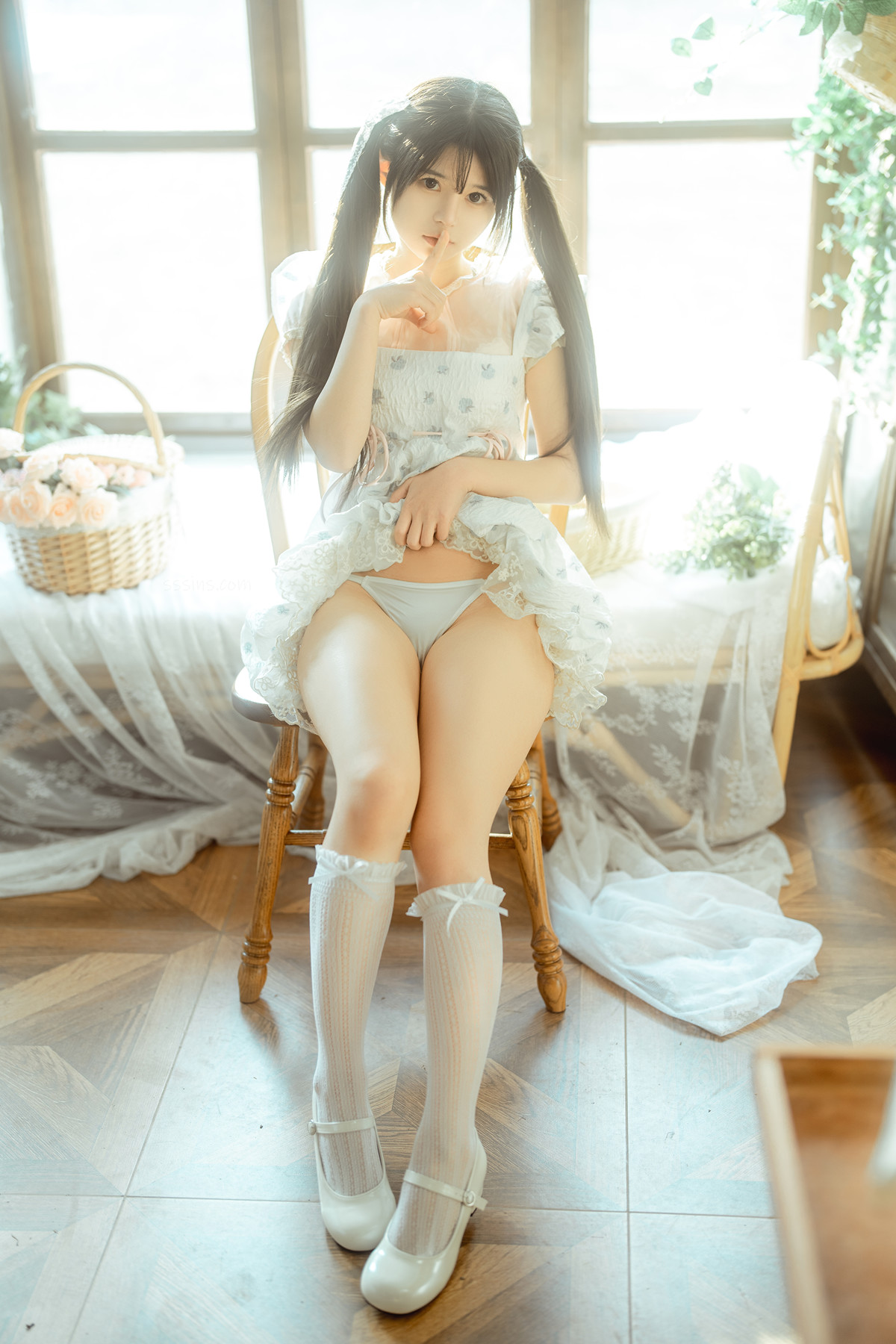 Cosplay Rua阮阮 花房 小裙子