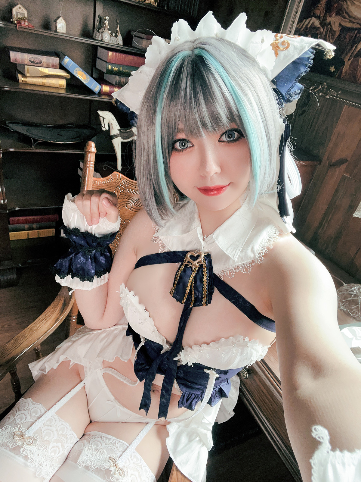 Cosplay 半半子Banbanko 碧蓝航线 柴郡抱枕