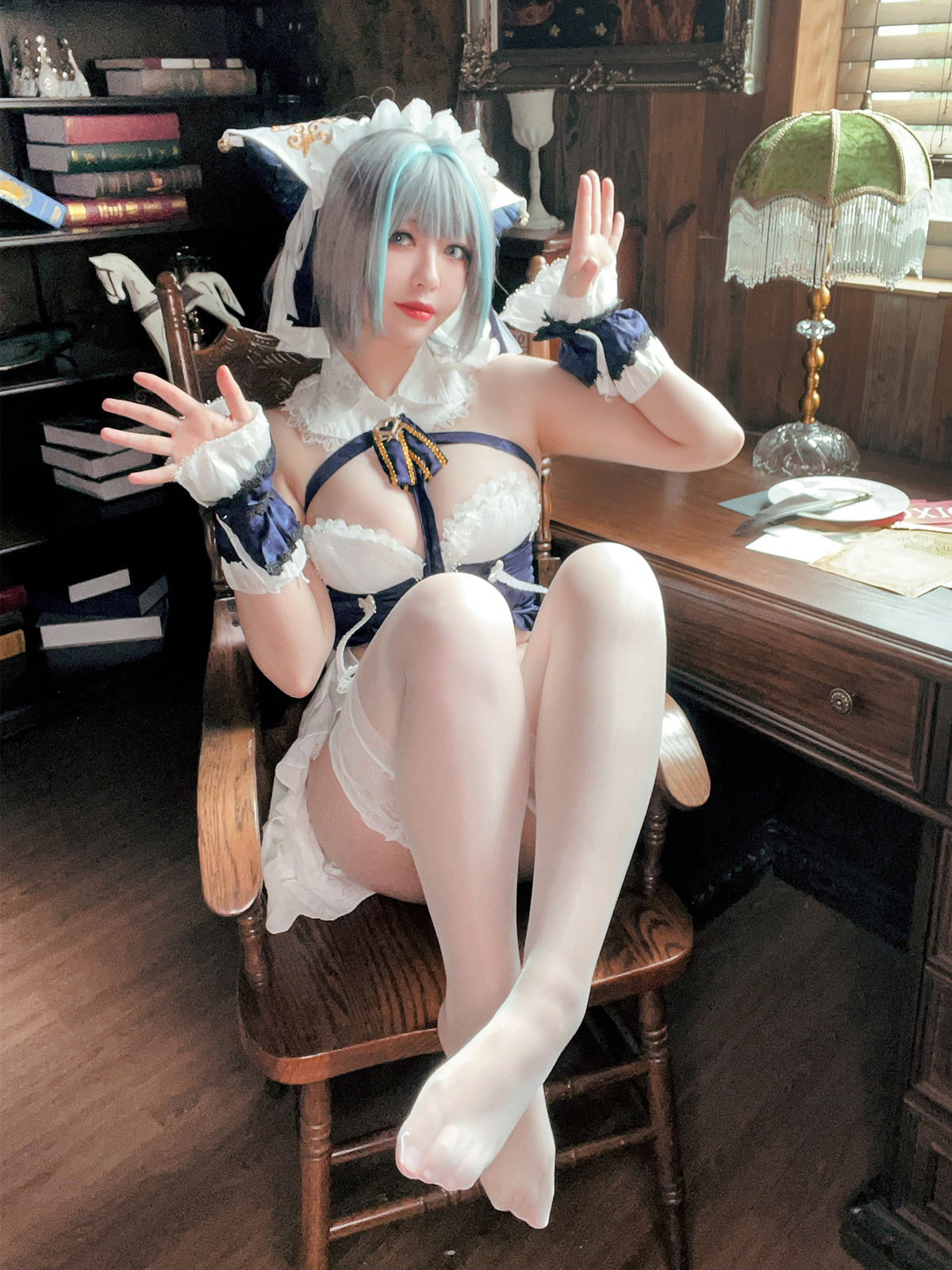 Cosplay 半半子Banbanko 碧蓝航线 柴郡抱枕