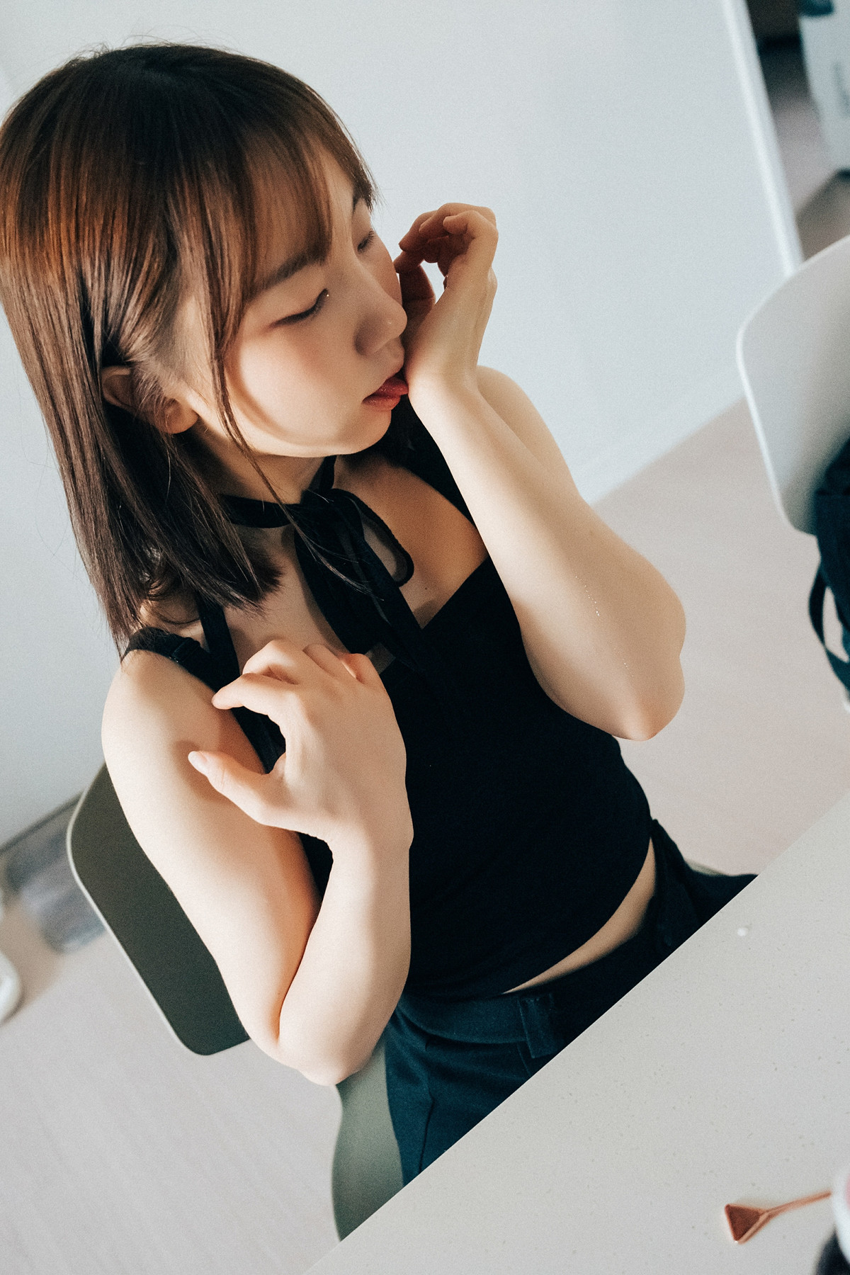 Han Yeri 한예리, Loozy ‘Visitor’ Set.01