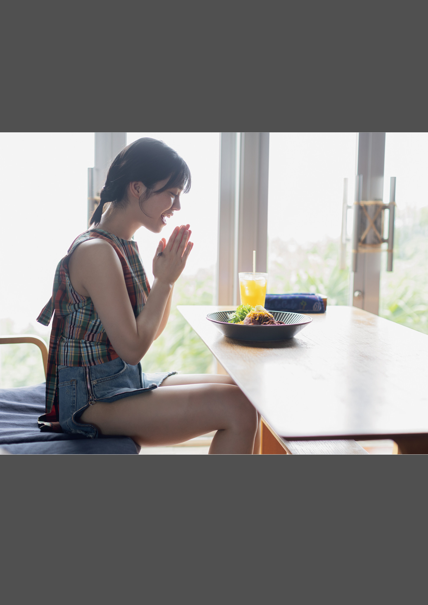 Mei Ishihama 石浜芽衣, 1st写真集 「ひかっている」 Set.01