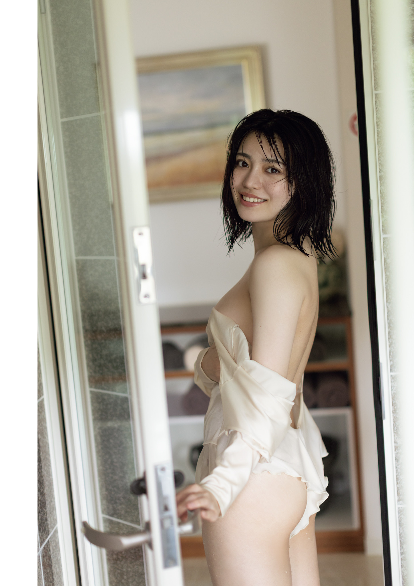 Mei Ishihama 石浜芽衣, 1st写真集 「ひかっている」 Set.01