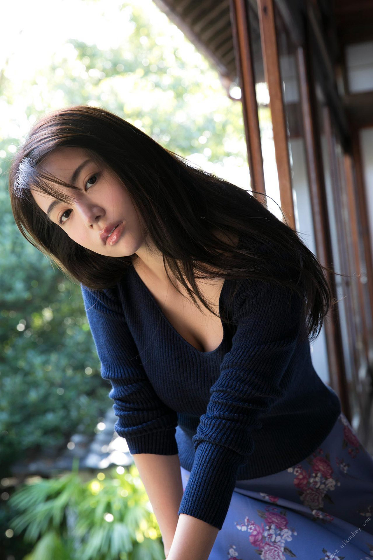 Miu Nakamura 仲村美海, 写真集 [背中を流して] Set.01