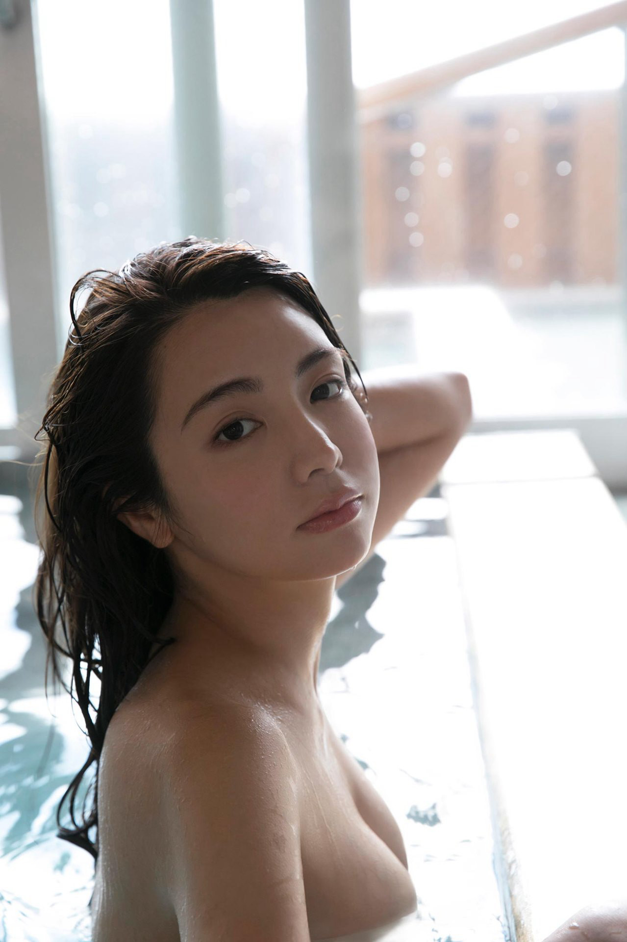 Miu Nakamura 仲村美海, 写真集 [背中を流して] Set.02