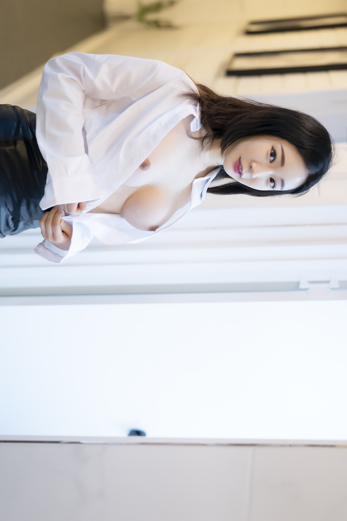 SUA 지수아, Photobook Leak Set.04