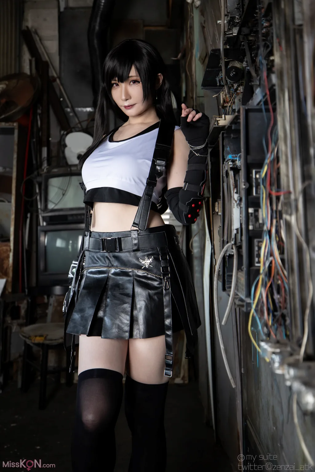 Coser@Atsuki (あつき)_ Suite Heaven (Final Fantasy VII)