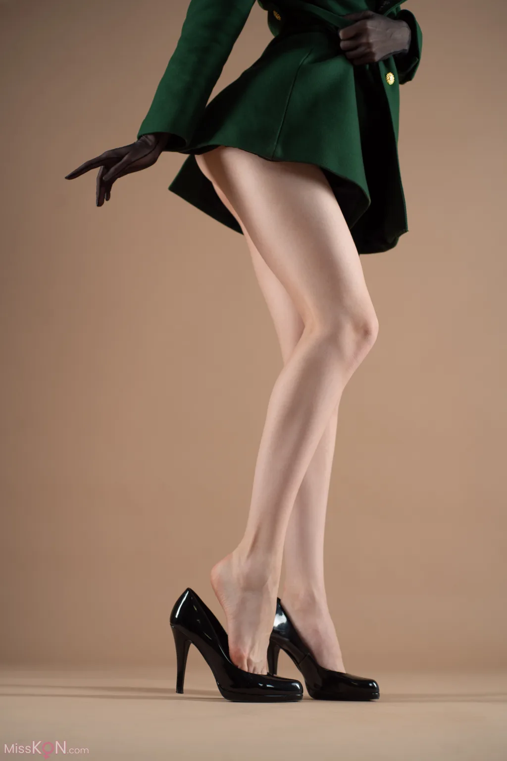 Coser@Candy Ball_ Nylon Dance