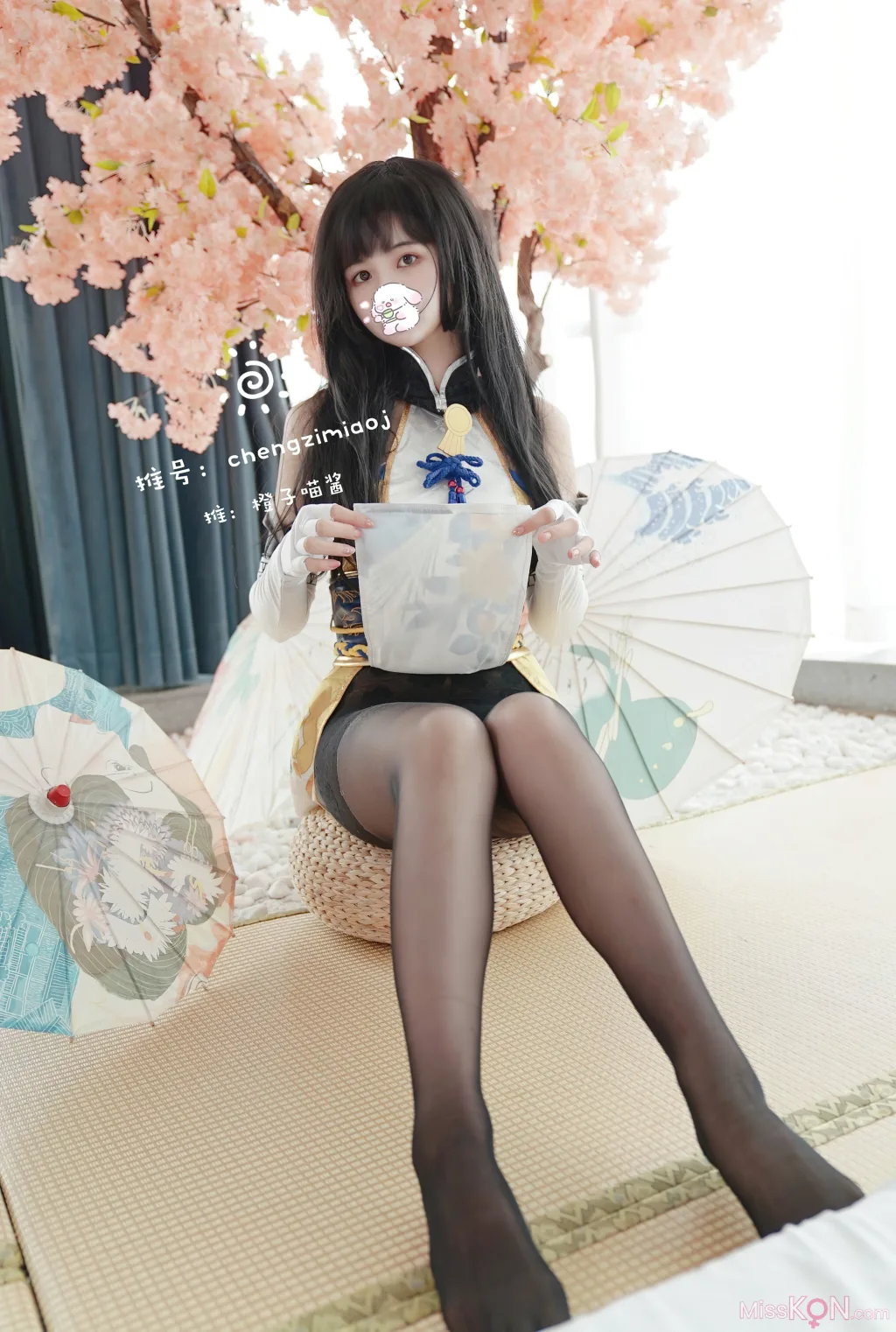 Coser@橙子喵酱_ 大尺度写真 – 胡桃