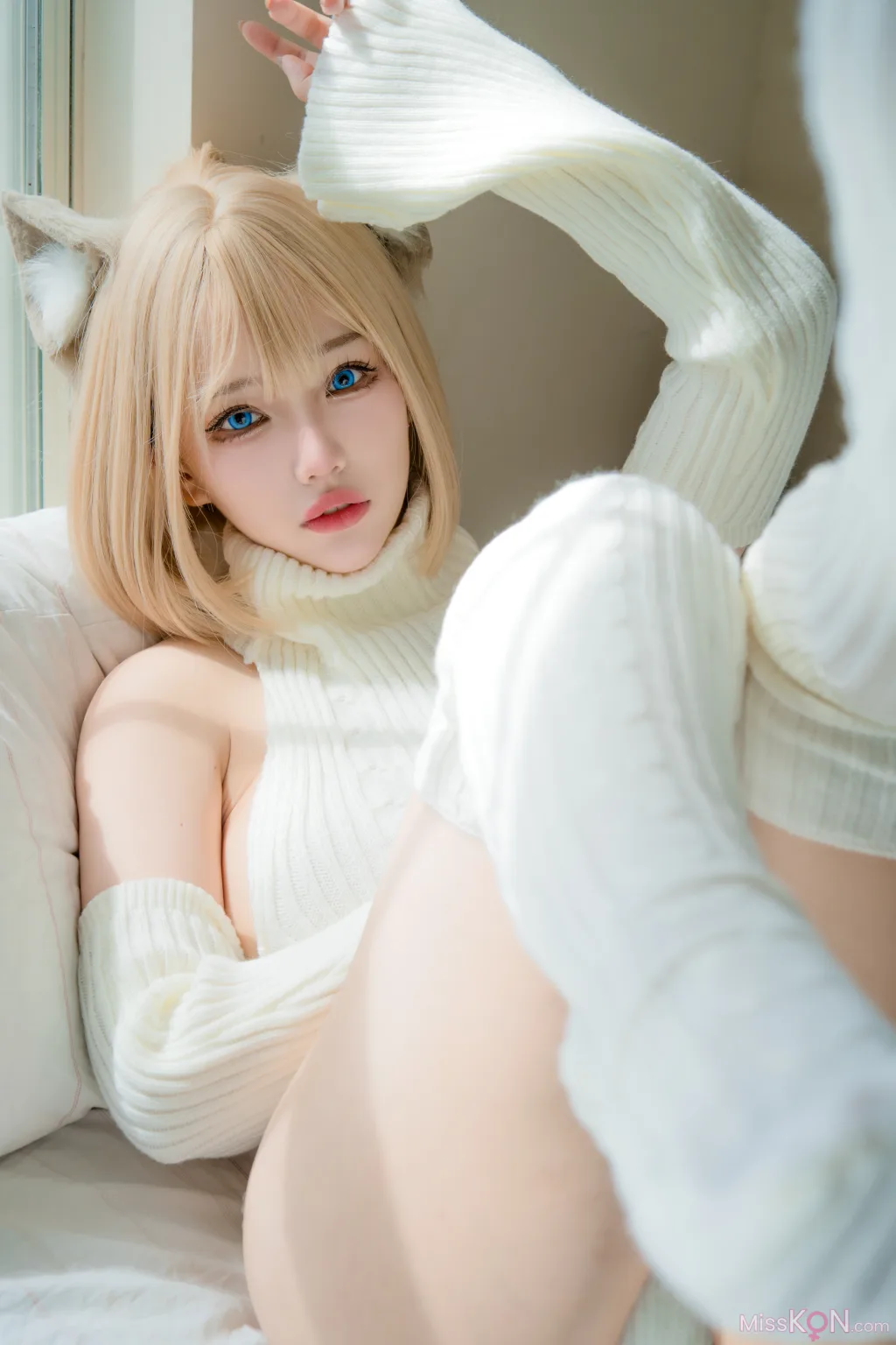 Coser@狐洛洛子_ 慵懒白猫