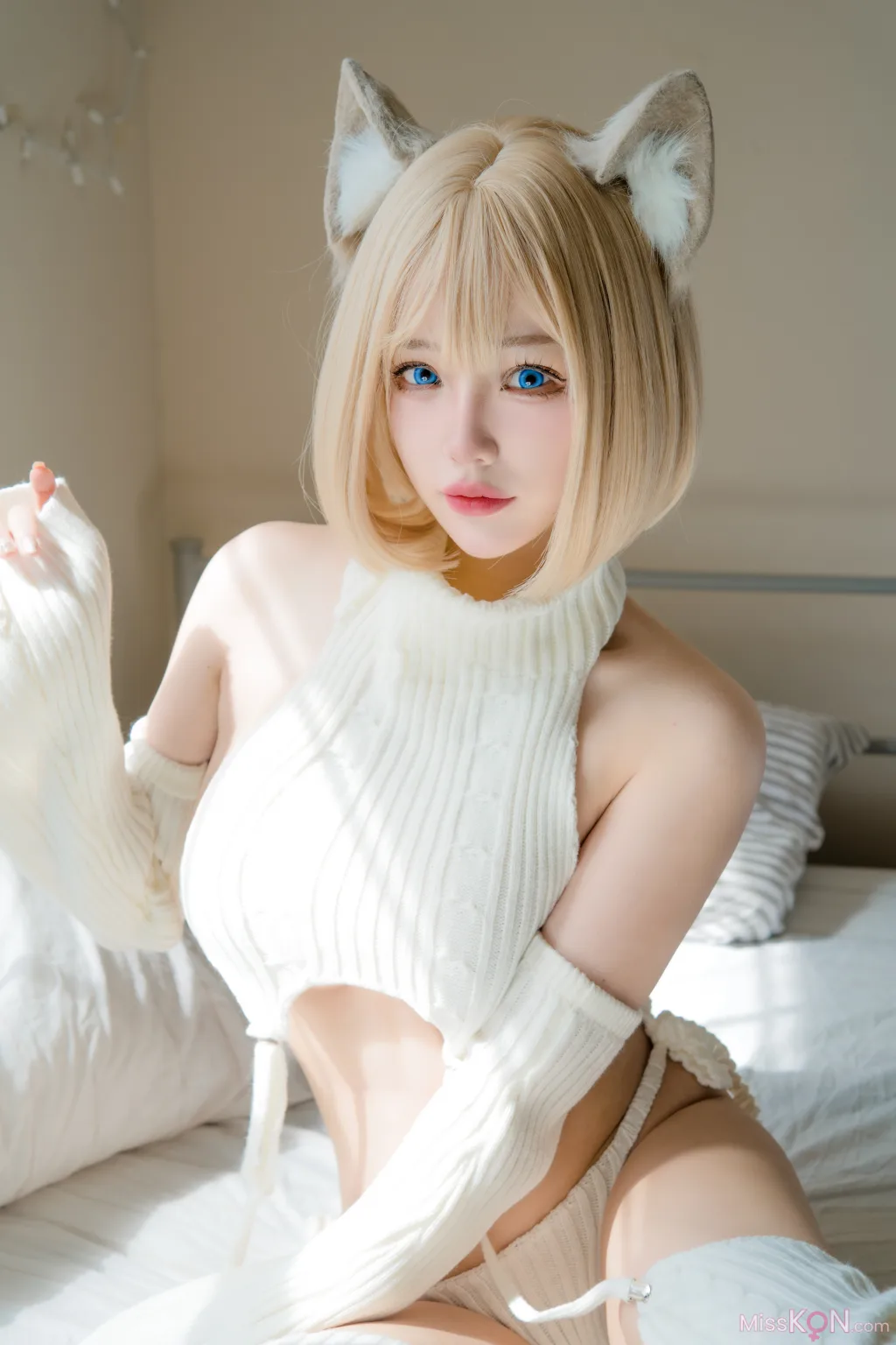 Coser@狐洛洛子_ 慵懒白猫