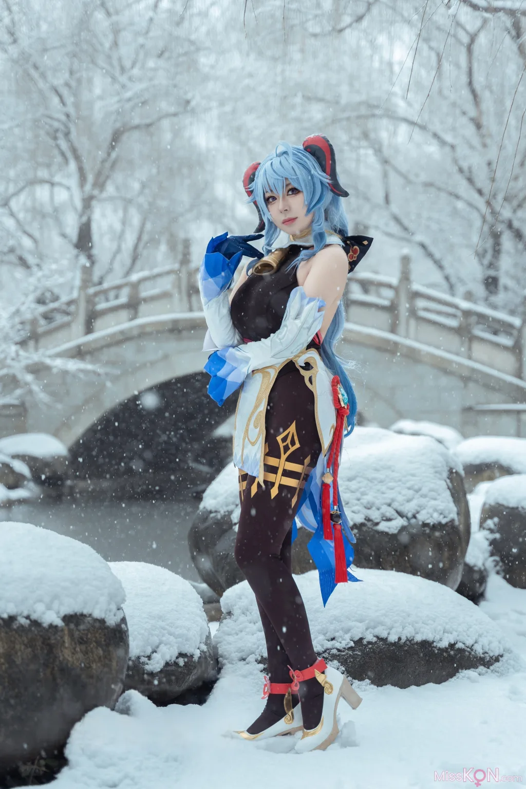 Coser@虎森森_ 原神 甘雨 雪景