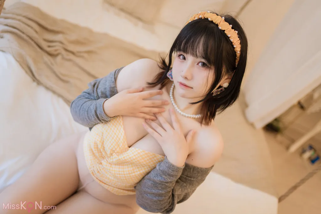 Coser@阿半今天很开心_ 黄色抹胸