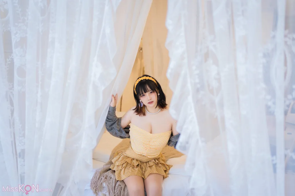 Coser@阿半今天很开心_ 黄色抹胸