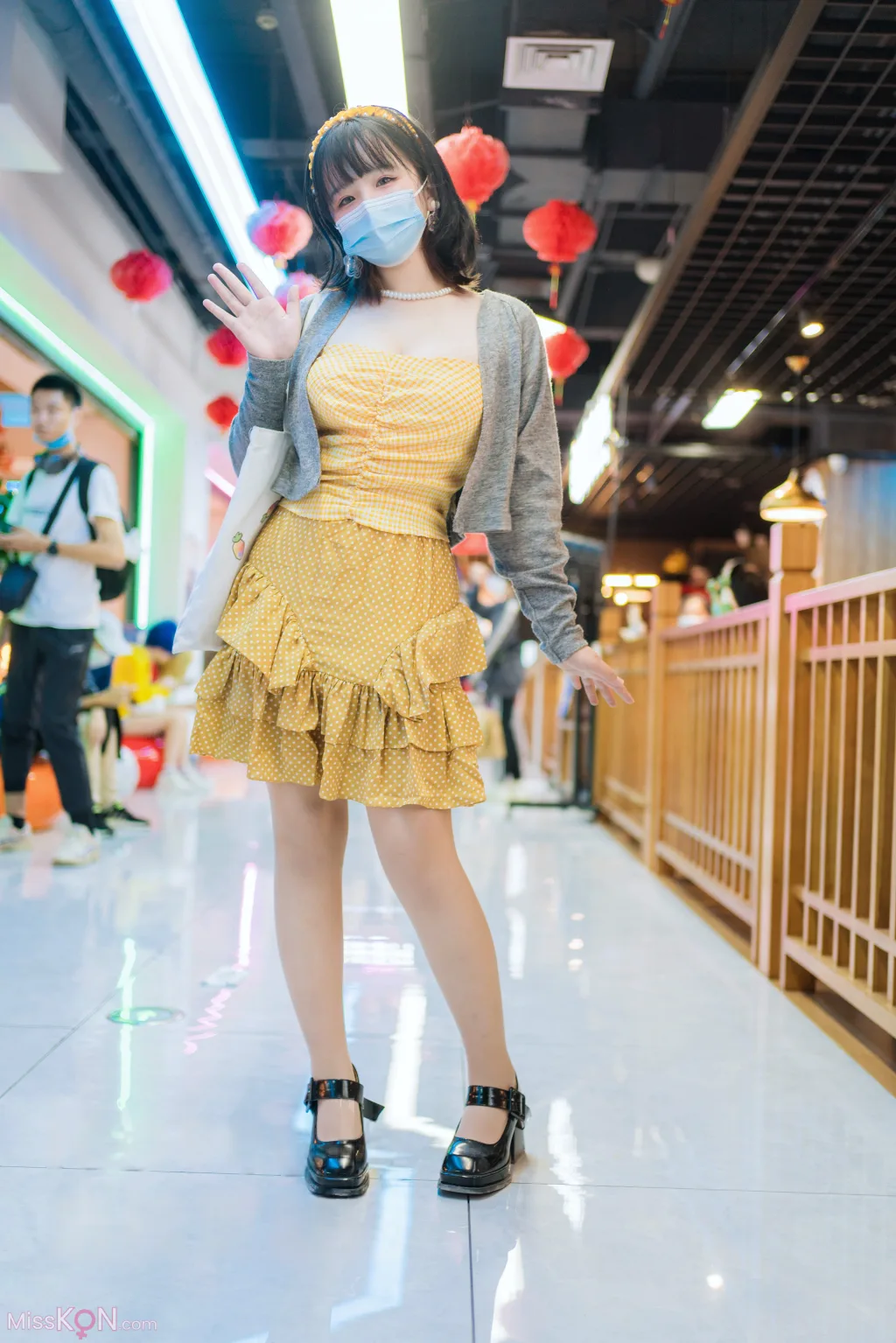 Coser@阿半今天很开心_ 黄色抹胸