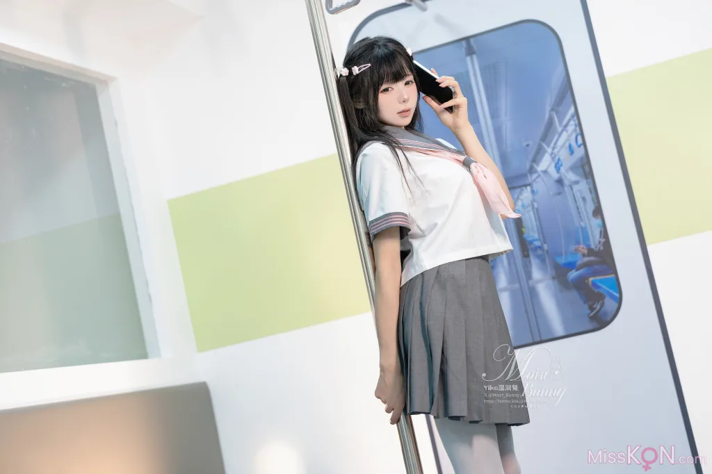 Coser@黏黏团子兔_ 12月作品『地铁萌妹』 恋爱循环