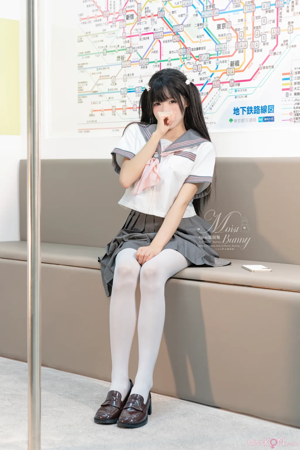 Coser@黏黏团子兔_ 12月作品『地铁萌妹』 恋爱循环