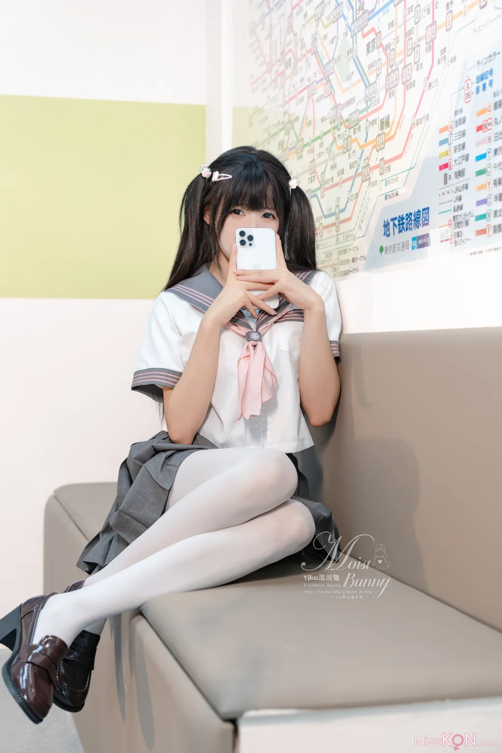 Coser@黏黏团子兔_ 12月作品『地铁萌妹』 恋爱循环