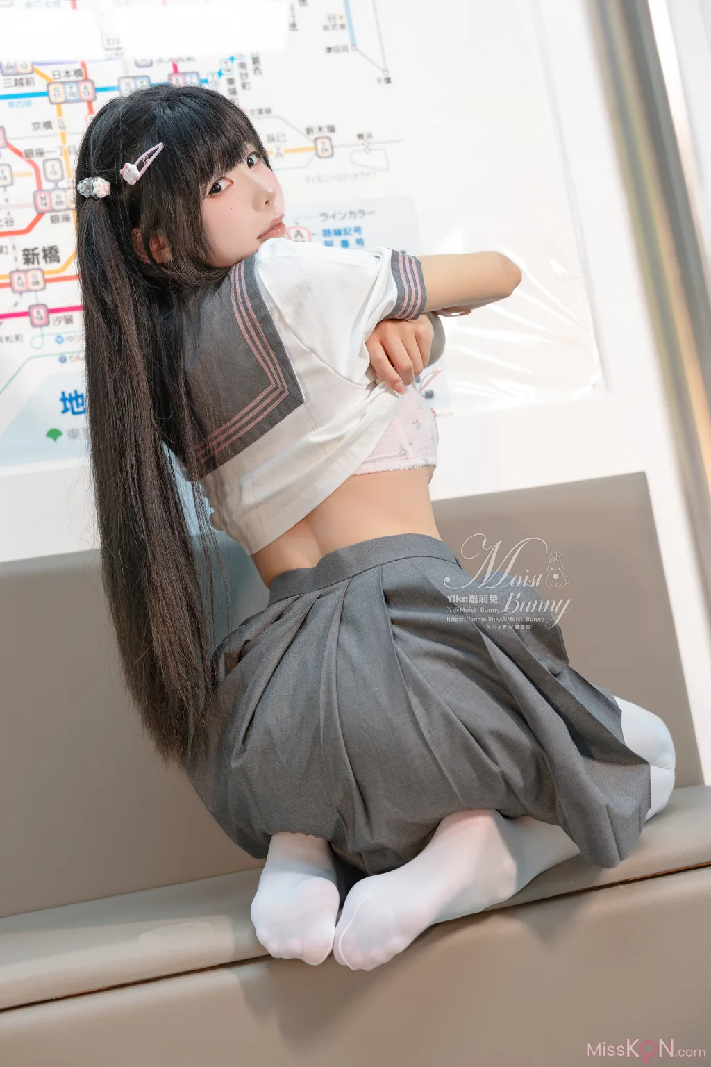 Coser@黏黏团子兔_ 12月作品『地铁萌妹』 恋爱循环