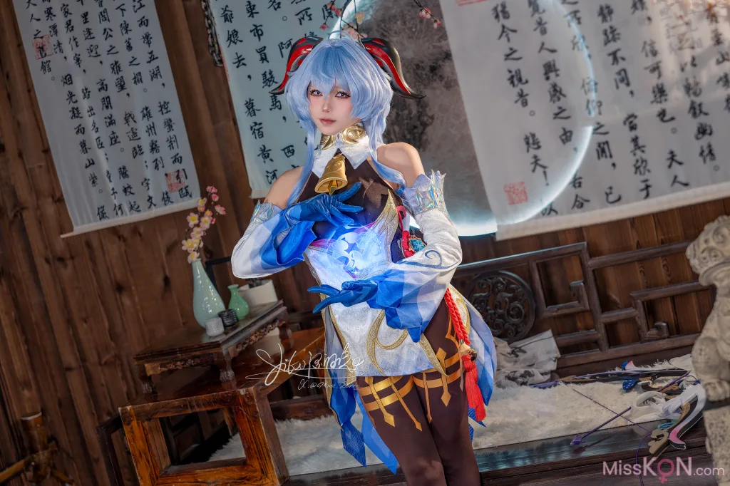 Coser@黏黏团子兔_ 循循守月-甘雨 洛春赋