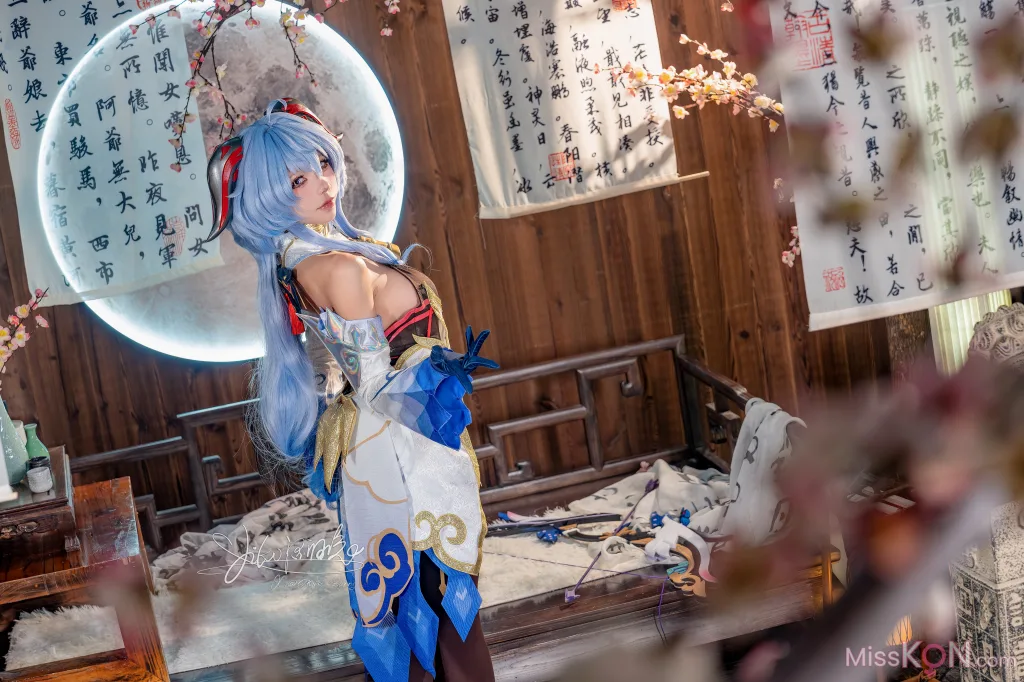 Coser@黏黏团子兔_ 循循守月-甘雨 洛春赋