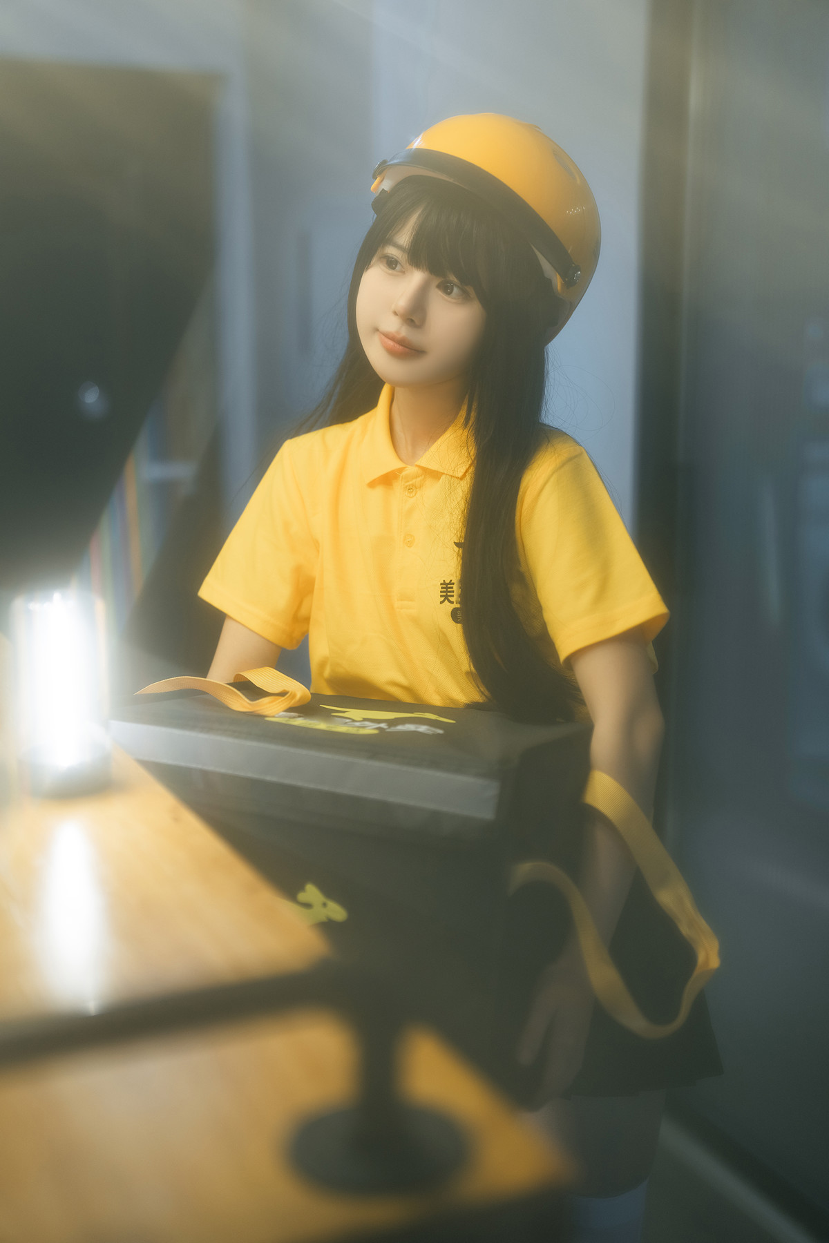 Cosplay Rua阮阮 外卖员 Delivery Girl