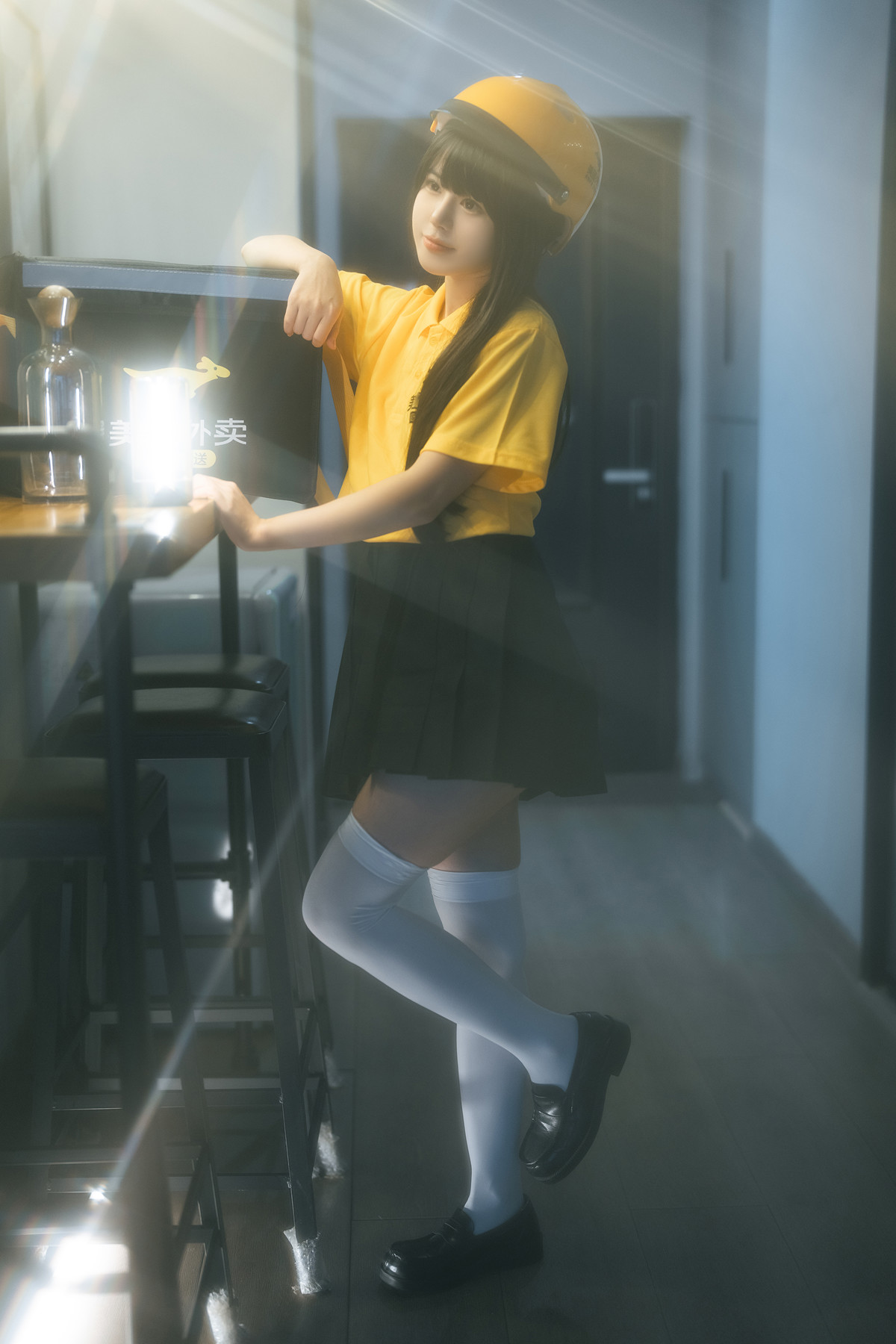 Cosplay Rua阮阮 外卖员 Delivery Girl