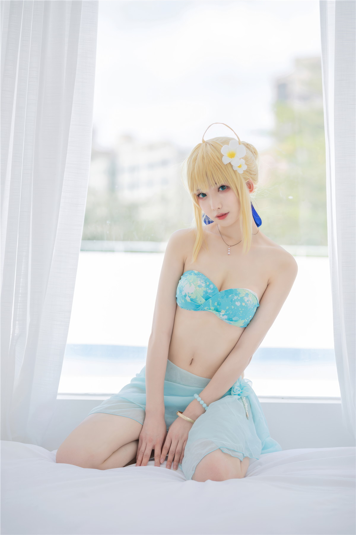 Cosplay 封疆疆v 阿尔托莉雅·潘德拉贡 泳装