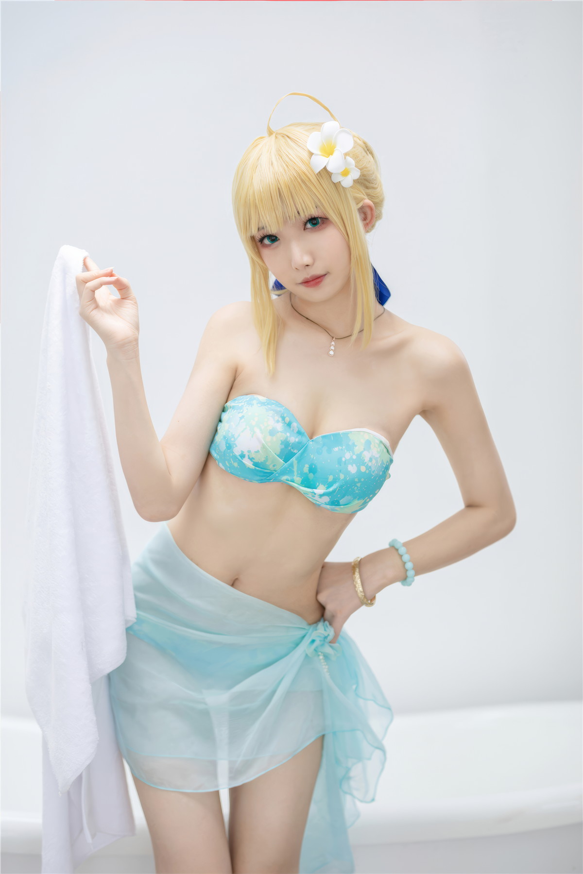 Cosplay 封疆疆v 阿尔托莉雅·潘德拉贡 泳装