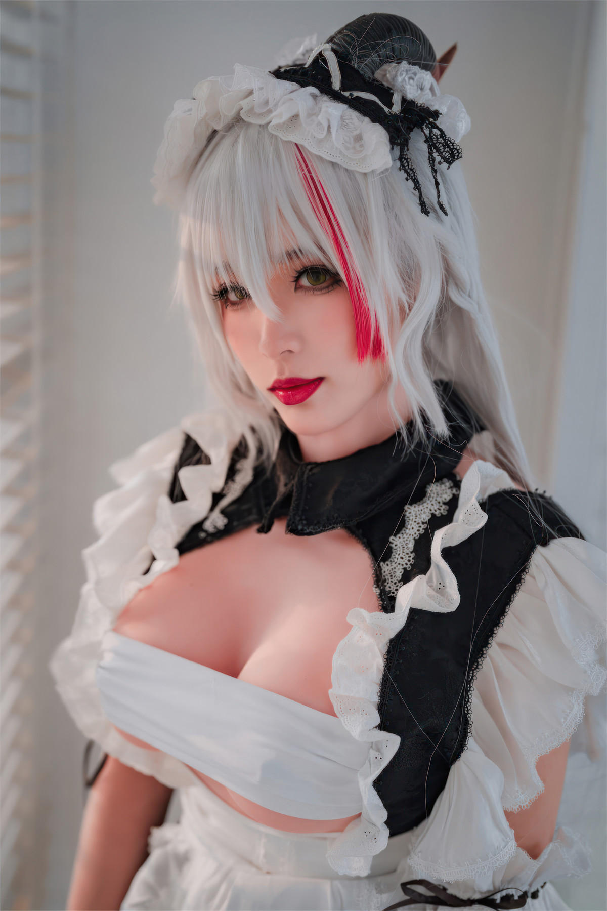 Cosplay 轩萧学姐 碧蓝航线 埃吉尔女仆