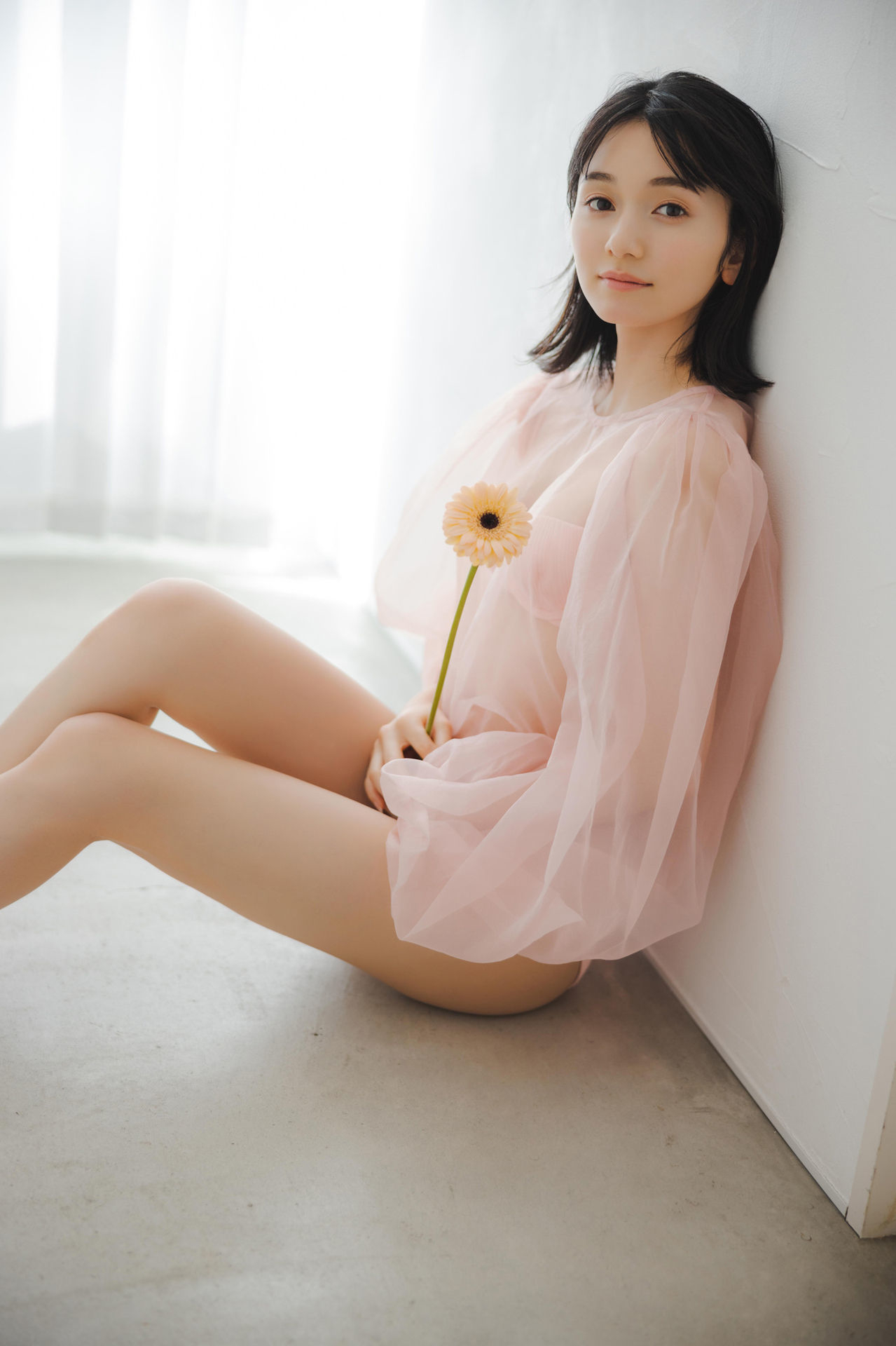 Fuuka Kumazawa 熊澤風花, ＦＲＩＤＡＹデジタル写真集 『二十歳になったから』 Set.01