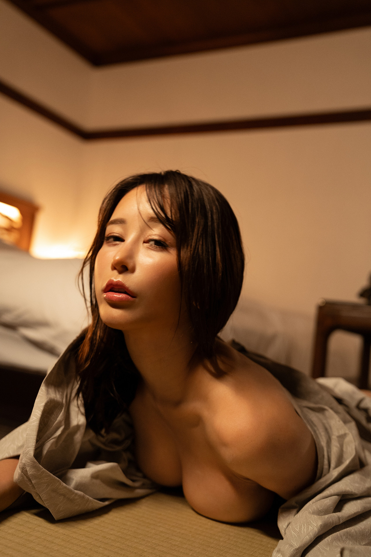 Ikumi いくみ, デジタル写真集 『MITSU』 Set.01