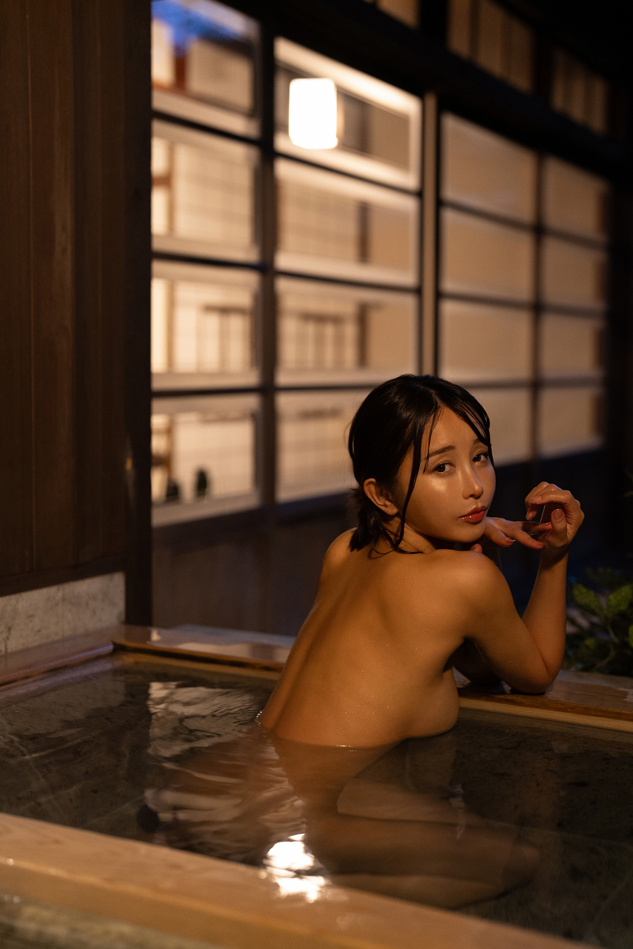 Ikumi いくみ, デジタル写真集 『MITSU』 Set.02