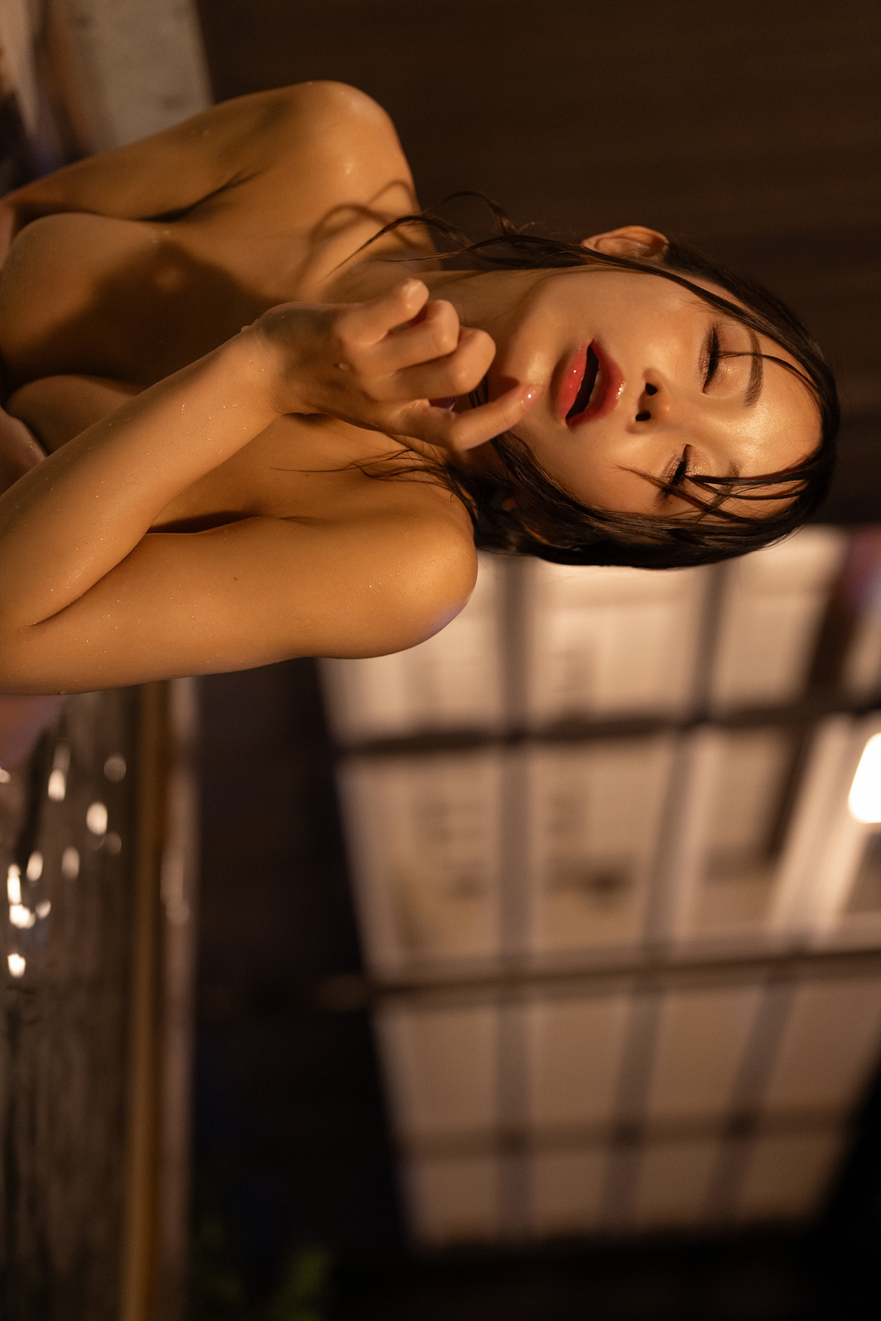 Ikumi いくみ, デジタル写真集 『MITSU』 Set.02