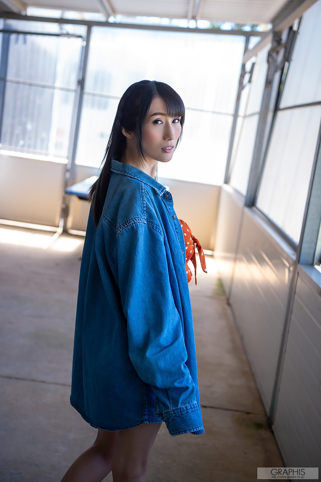 JULIA じゅりあ, Graphis Gals 「Julia The Cool Beauty」 Vol.01