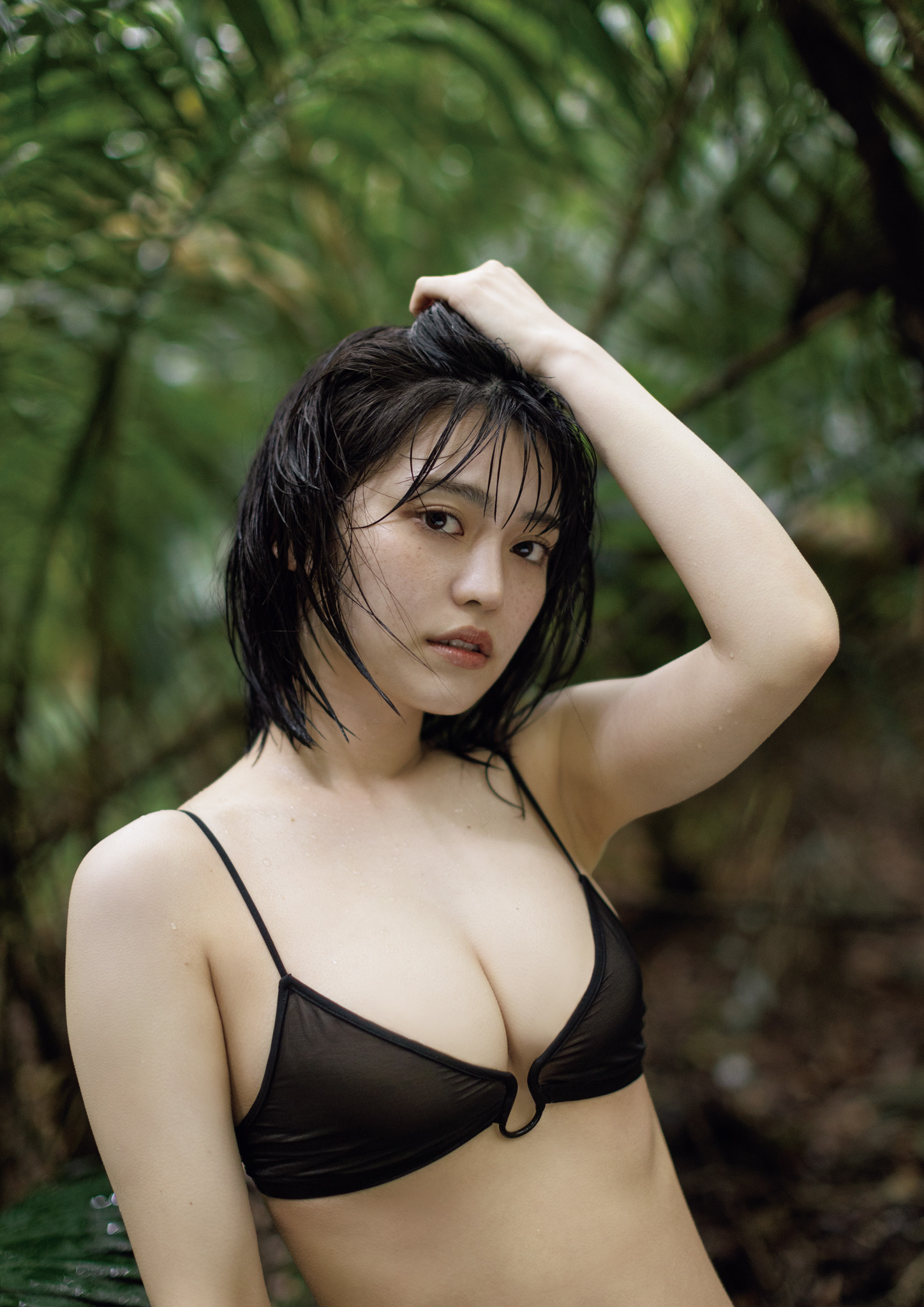Mei Ishihama 石浜芽衣, 1st写真集 「ひかっている」 Set.02