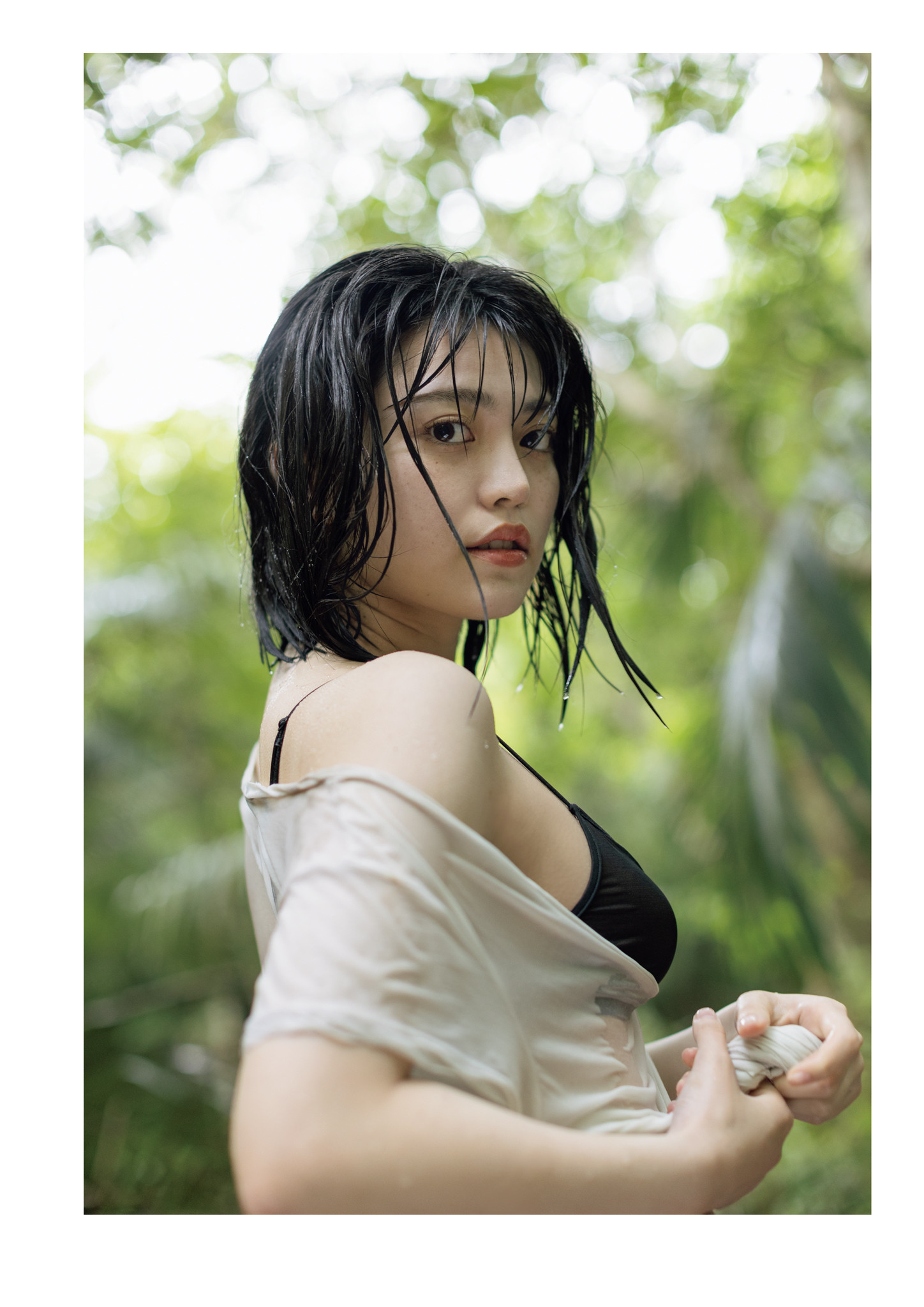 Mei Ishihama 石浜芽衣, 1st写真集 「ひかっている」 Set.02